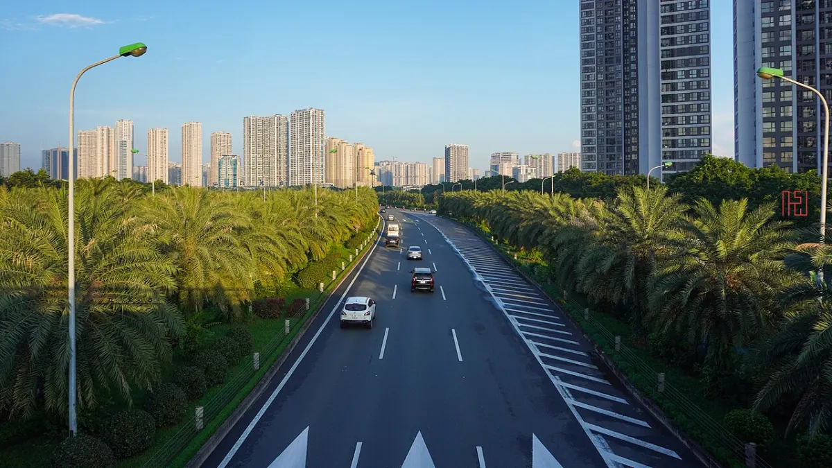 Đại lộ Thăng Long, trục đường chính dẫn vào khu Tây Mỗ – Đại Mỗ