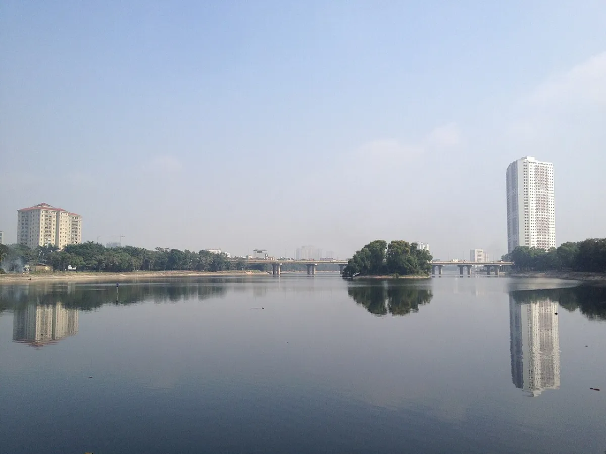 Hồ Linh Đàm, Hoàng Mai